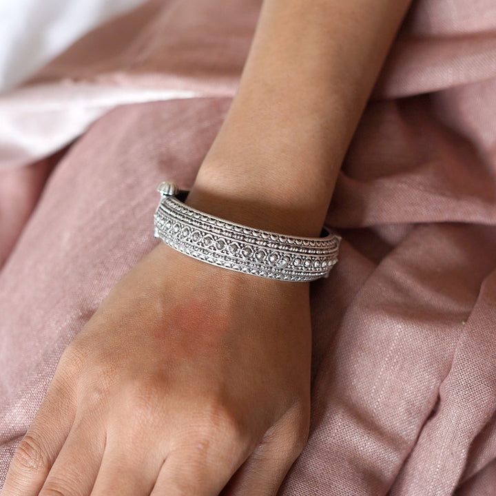 Teejh Raisha Silver Oxidised Bangle