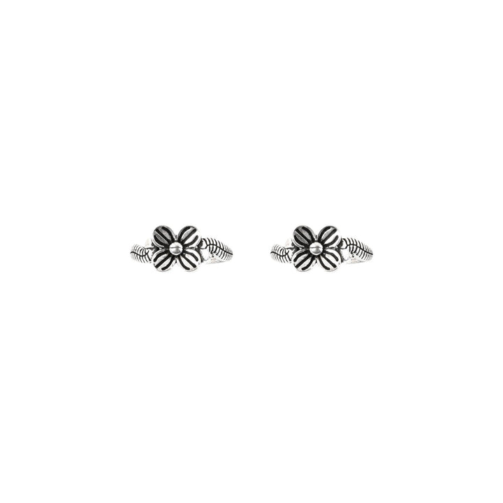 Teejh Dalaja Floral motif silver oxidised toe ring