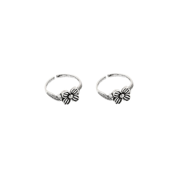 Teejh Dalaja Floral motif silver oxidised toe ring