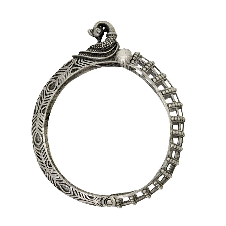 Teejh Aishay Silver Oxidised Bangle