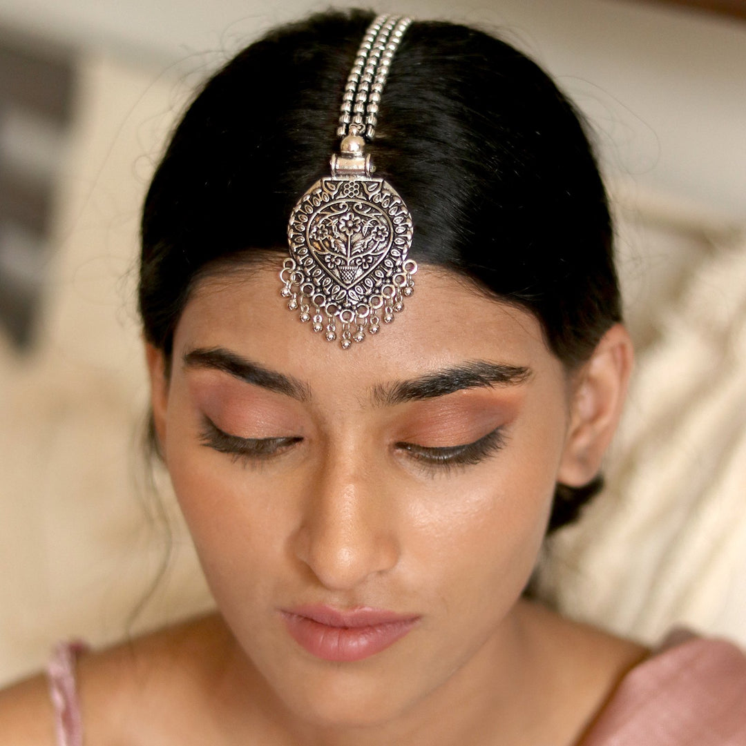 Teejh Adeela Silver Oxidised Maang Tika