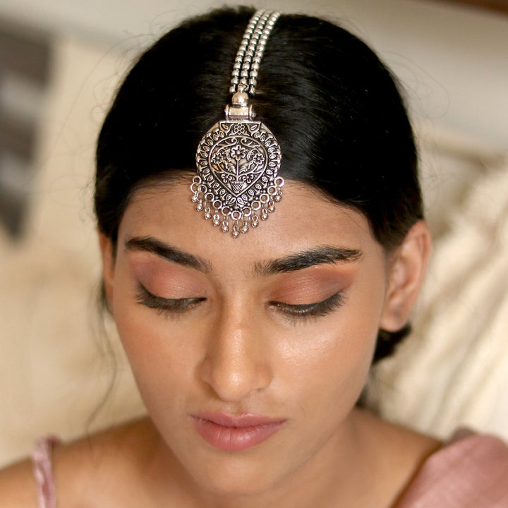 Teejh Adeela Silver Oxidised Maang Tika