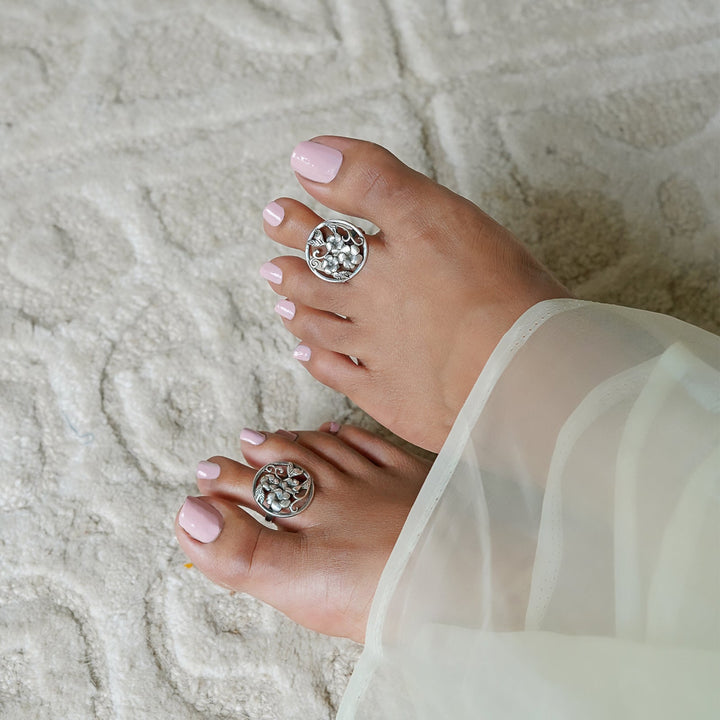 Teejh Daar Silver Oxidised Toe Rings