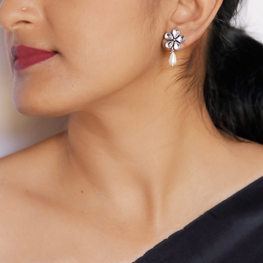 Amritaya Floral Polki Silver Oxidized Earrings - Joker & Witch