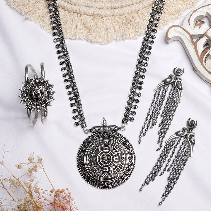 Teejh Amvi Silver Oxidised Jewelry Gift Set