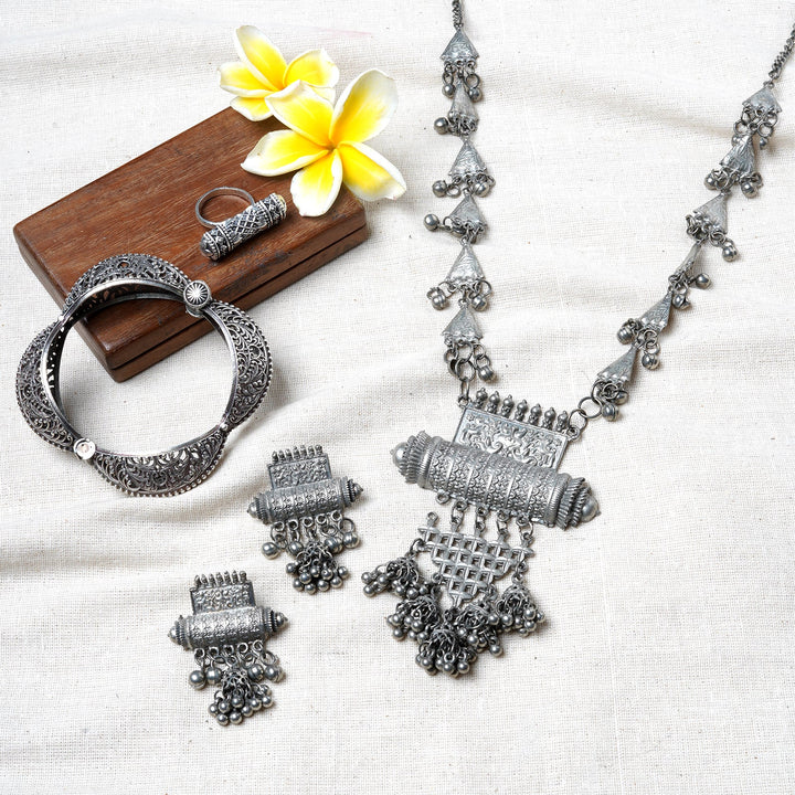Teejh Nishra Silver Oxidised Jewelry Gift Set
