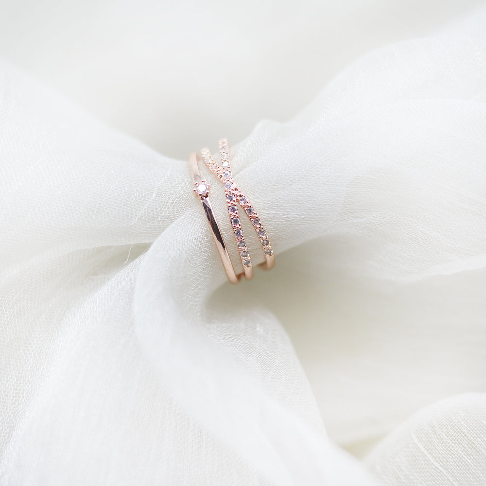 Lyril Rosegold Ring - Joker & Witch